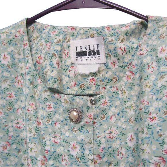 Vintage Leslie Fay floral dress with belt and shoulder pads - Picture 4 of 15